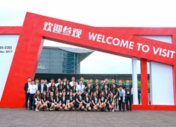 上海新国際博覧中心、私たちはここにいる！